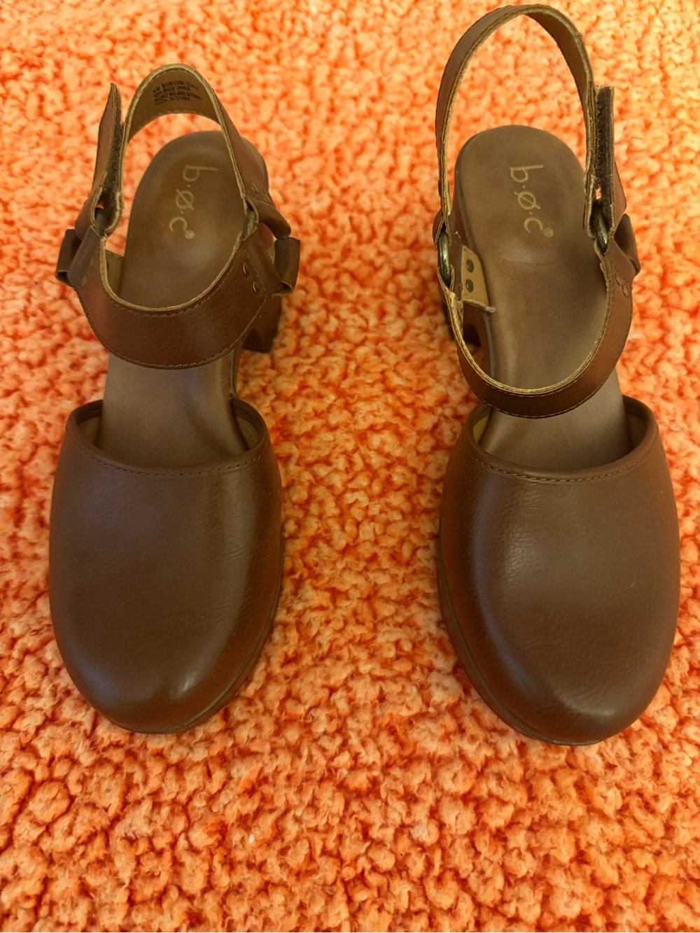 BOC by Born Natasha Womens Round Closed Toe Clogs